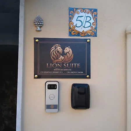 Lion - & Panzió