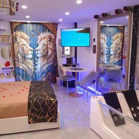 Lion - & Bed and Breakfast 4*