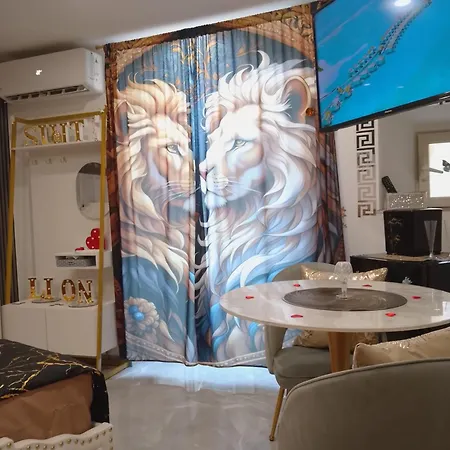Lion - & 4* Caltagirone