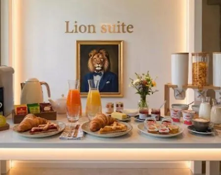 Bed and Breakfast Lion - &